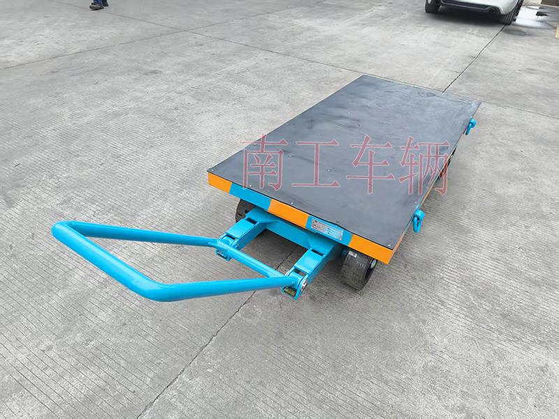3吨小型星空买球(中国) 带橡胶垫工具车