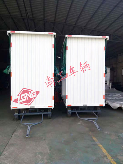 白色雨篷星空买球(中国)3I.jpg