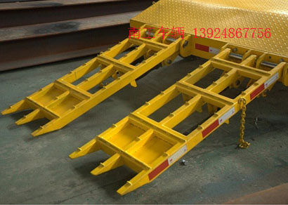 3吨带登车桥星空买球(中国)5I.jpg