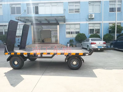 3吨带爬梯工业牵引星空买球(中国)4I.jpg