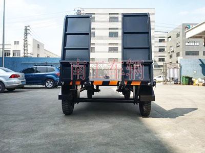 3吨带爬梯工业牵引星空买球(中国)2I.jpg