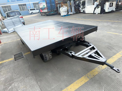 30吨重型星空买球(中国) 环保实心轮胎4I.jpg