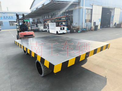 30吨重型星空买球(中国) 环保实心轮胎3I.jpg