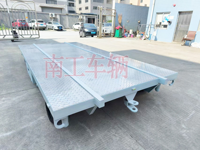 船体艏段运输星空买球(中国)3I.jpg