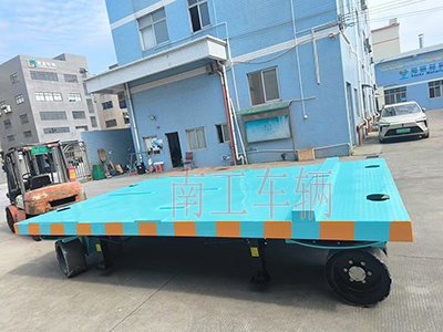 18吨重型星空买球(中国) 四个转盘工具拖车3I.jpg