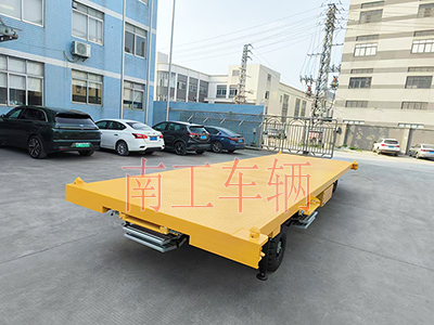 10吨星空买球(中国)带液压支腿伸缩梯工具车5I.jpg