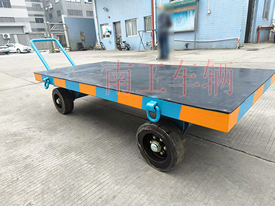 3吨小型星空买球(中国) 带橡胶垫工具车4I.jpg