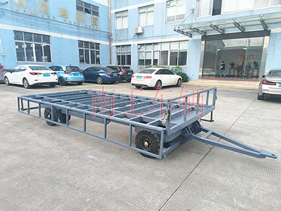 4吨骨架式星空买球(中国) 带下翻护栏工具拖车I.jpg