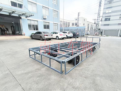 4吨骨架式星空买球(中国) 带下翻护栏工具拖车5I.jpg